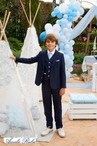 traje de comunión elegante