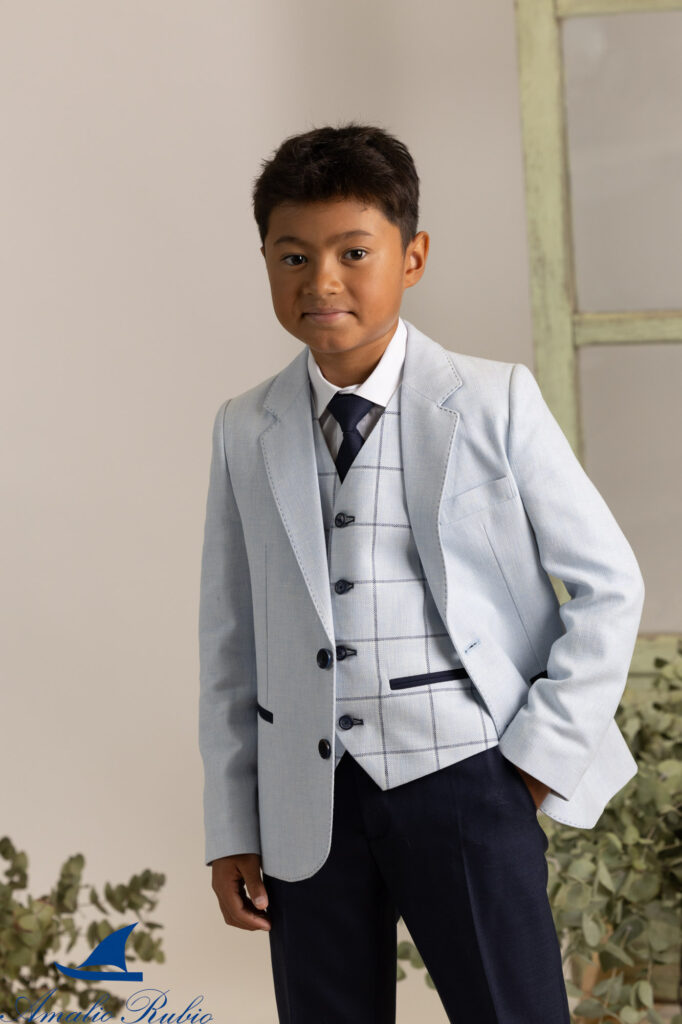 Trajes de comunión elegantes para niño
